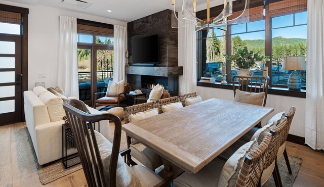 Stunning 1256 sqft. 2 bed, 2.5 bath Condominium