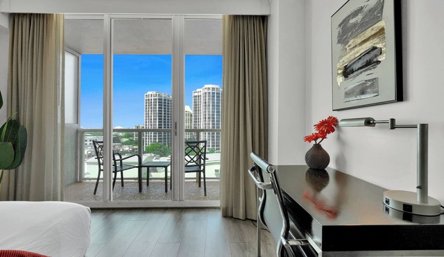 Stunning 12th Floor Studio in the Grove