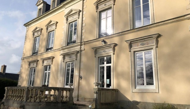 Stunning 19th-Century Chateau with Spacious Rooms, Private Park, Wifi & Local Breakfast