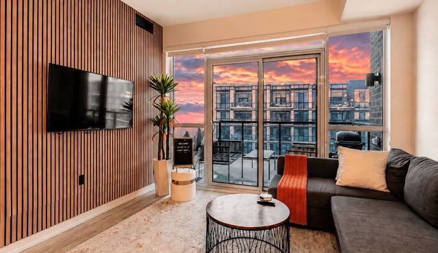 Stunning 1BR w Pool ~ Free Parking & Self Check-In
