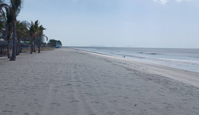STUNNING 2 BDRM CONDO ON THE BEACH PANAMA