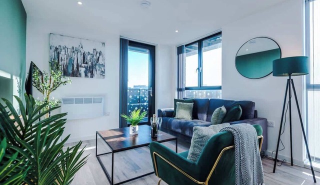 Stunning 2-Bed Flat, Amazing Location, Sleeps 4!