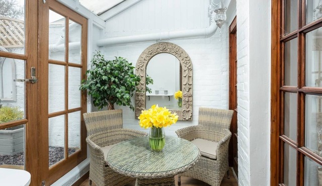 Stunning 2BD property w/garden in Salisbury