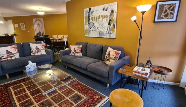 Stunning 2BR Apt in the Heart of Canberra City