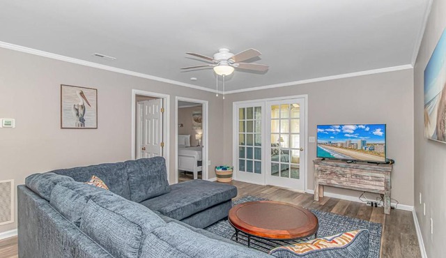 Stunning 2BR Ground Level Condo for 8! Savannah Shores 3