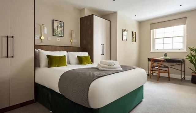 Stunning 2BR Serviced Apartments 8 minutes away from Chancery Lane Station