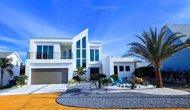 Stunning 3-bedroom Contemporary Catagory 5 Hurricane home in Ormond by the Sea