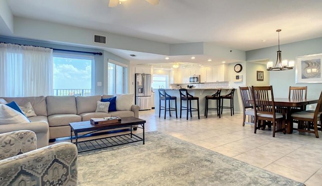 Stunning 32 Corner unit on the Atlantic. OW10-401