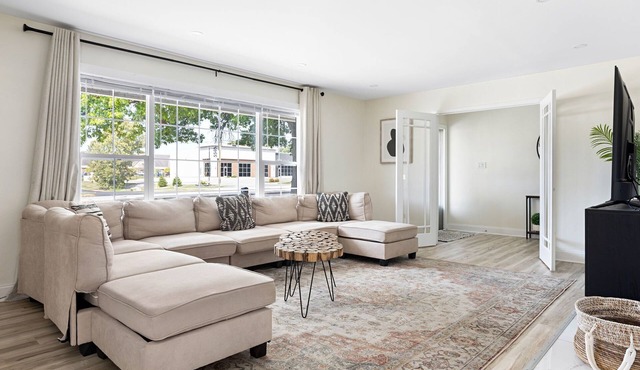 Stunning 3BR | Game Room | Yard | W/D | Coffee Bar