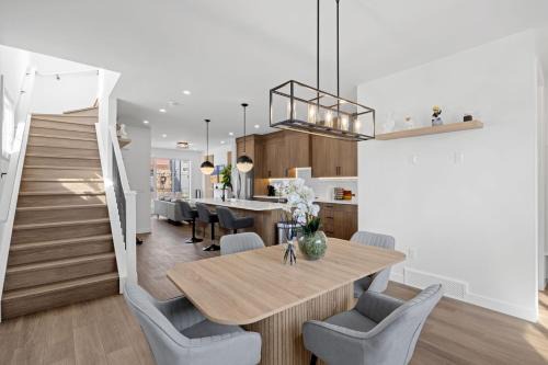Stunning 3BR Luxury Home Downtown Corner Views