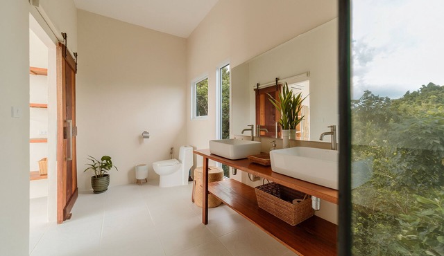 Stunning 3BR Villa & Breathtaking 180° Sea View