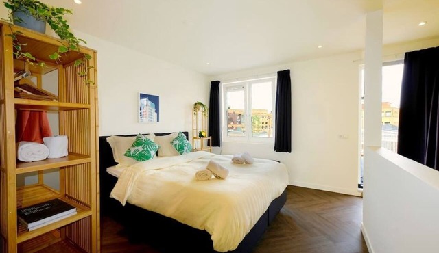 Stunning 45m2 Penthouse with Terrace (R-65-C)
