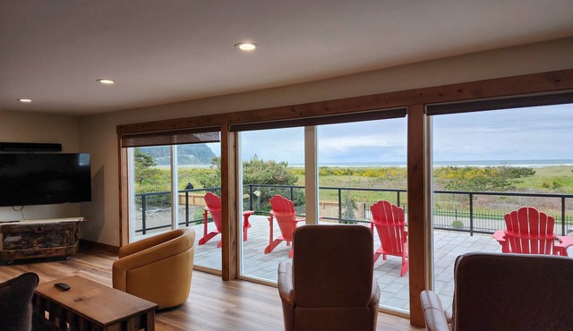 Stunning 4br Oceanfront on South Prom