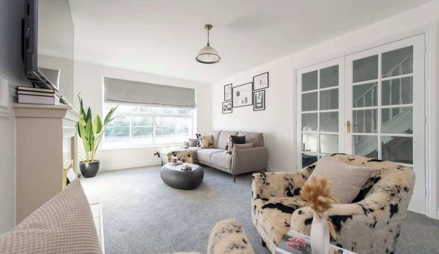 Stunning 5 bedroom detached house in Hornchurch