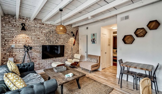 Stunning 5BDR-5BTH Duplex w/Outdoor Space Sleeps16