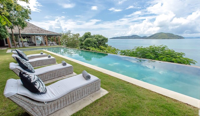 Stunning 6 bedroom villa with beautiful ocean views