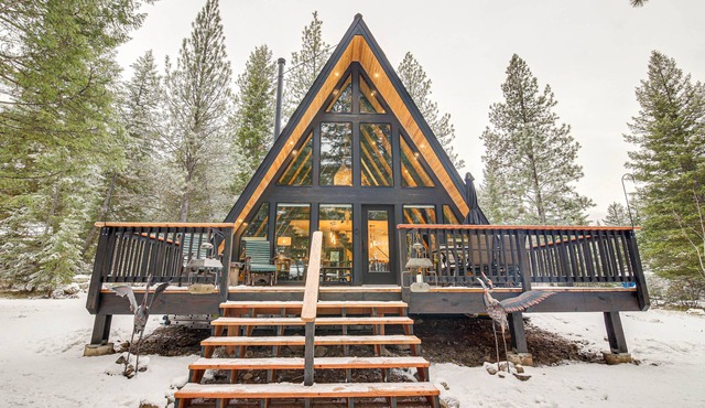 Stunning A-Frame Cabin, Steps to Clark Fork River