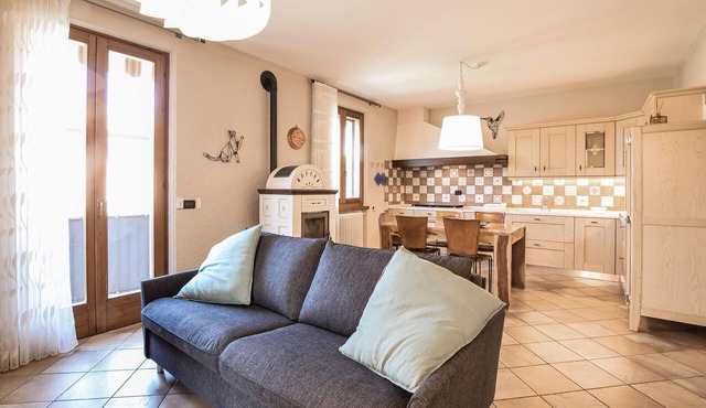 Stunning apartment in Albarè di Costermano with WiFi