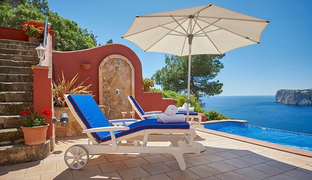 Stunning accommodation on Mallorca with pool and sea views (Villa SIKA)