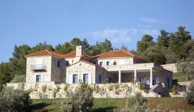 Stunning Agricultural/Horse Farming Estate Near The Sea