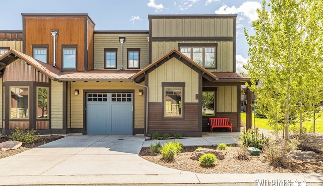 Stunning and Spacious Mid-Century Town Center Home! Private Patio with Hot Tub!