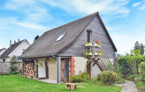 Stunning Apartment In Le Mesnil-Esnard With Wifi