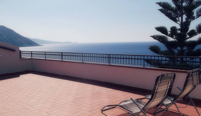 Stunning apartment with wonderful sea view terrace
