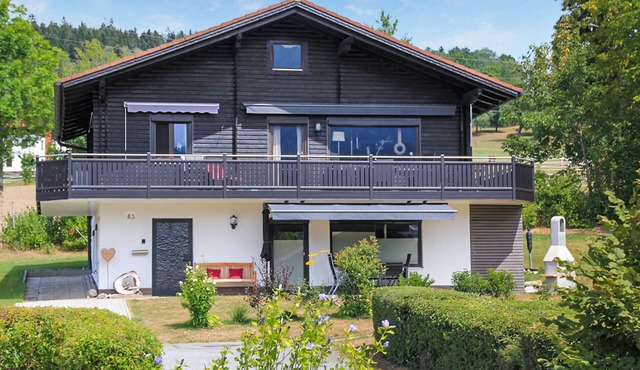 Stunning apartment in Arrach with WiFi