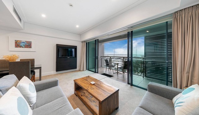 Stunning Auckland Harbour Views