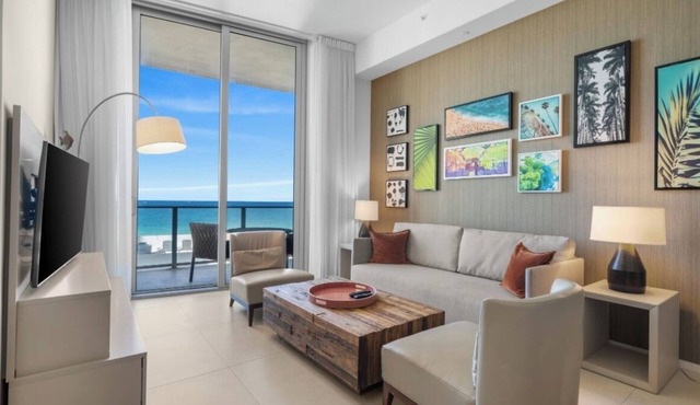 Stunning Beach Front Condo - Ocean View - Heated Pool/Spa - Beach Access