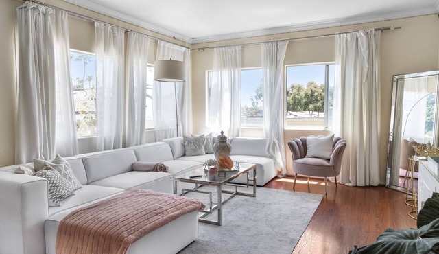 Stunning Beach House with Optional Tesla & Electric Bikes for Rent.