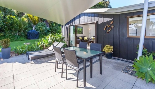 Stunning beach house within stone’s throw of the beach
