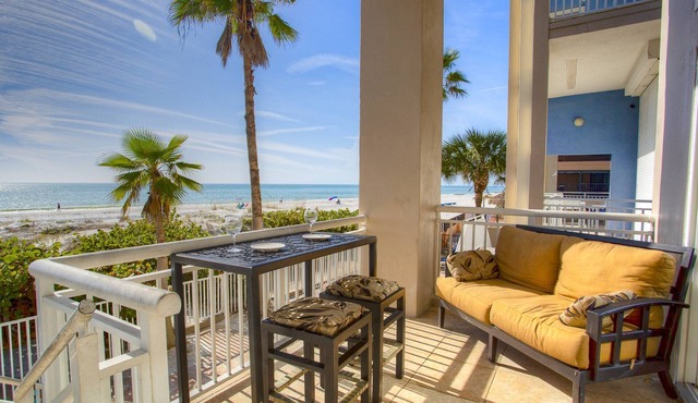 Stunning Beachfront Views, Direct Beach Access, and Swim Spa. Ticket included to Top Attractions.