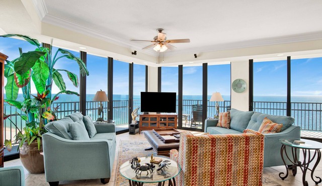 Stunning Beachfront Corner 3BR @ Phoenix IX Sleeps 10 Panoramic Views & Pools