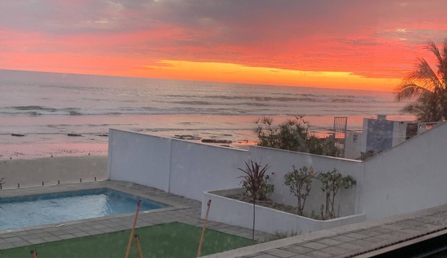 Stunning beachfront 2 bedrooms luxury home
