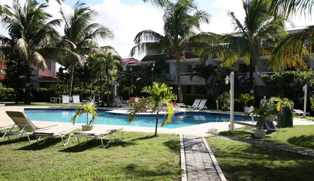 Stunning Beachside Apartment in the beautiful Dickenson Bay