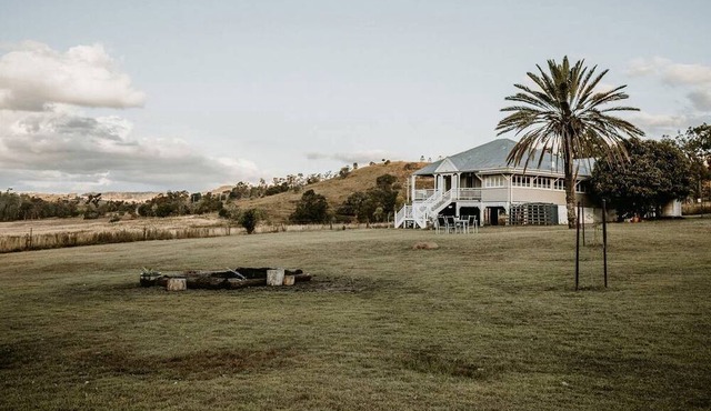 Stunning Cabin with Fireplace Perfect for a Weekend Getaway from Brisbane
