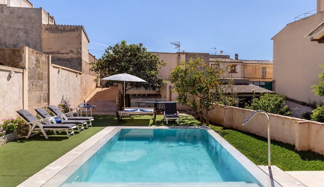 Stunning "Casa Magui" with Pool, Garden, Terraces, WiFi; Parking Available