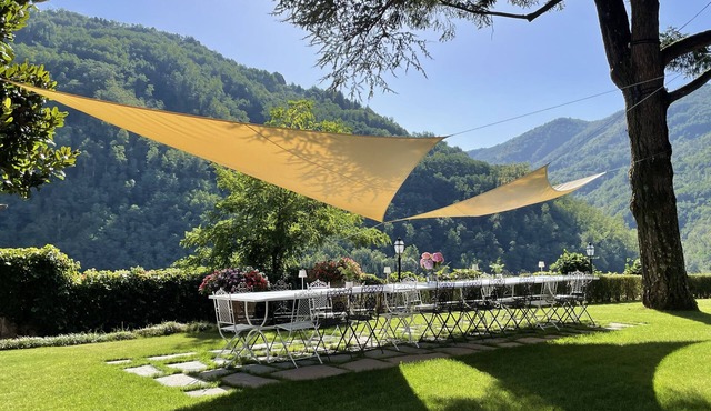 Stunning Catered Villas property, infinity pool and garden, Lucca area, Tuscany