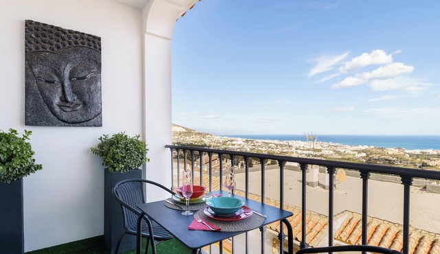 Stunning, comfortable apartment with sea views, large private terrace & wifi