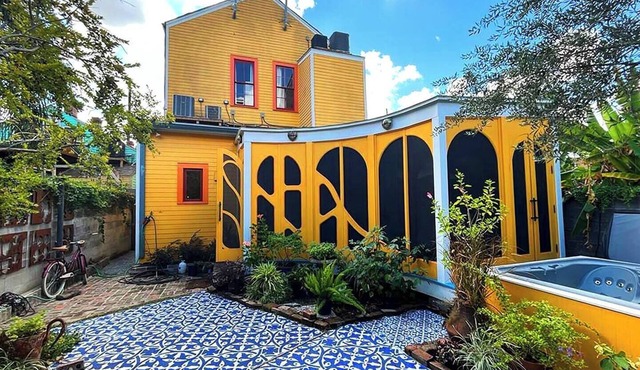 Stunning Converted Victorian Church: Garden, HotTub, 4-bedroom, WiFi, AC