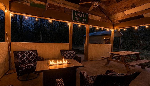 Stunning Creek-side Cabin Rental for Family Friendly Stays in Liberty, Mississippi