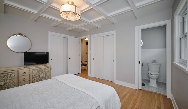 Stunning downtown Skokie mid-century modern Luxury four bedroom ranch home
