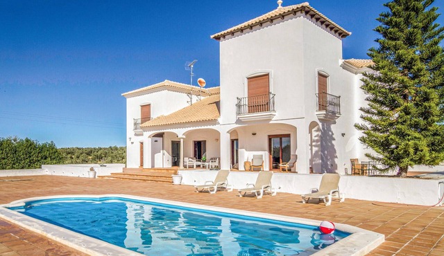Stunning home in Villanueva de Algaidas