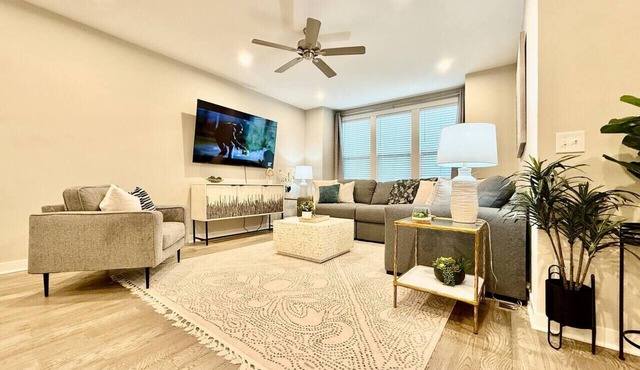 Stunning Executive Townhome Liberty Twp