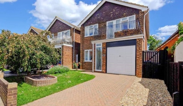 Stunning Family Home, Within Walking Distance to Herne Bay Beach