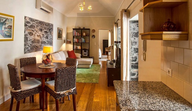 Stunning Funchal Ocean & Harbour Views, Walk to Funchal, Pool, Excellent Wi-fi