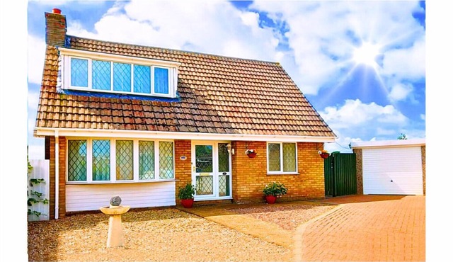 Stunning Romantic Cottage ★ nr Beach & Attractions ★Large Garden ★ Pet Friendly!