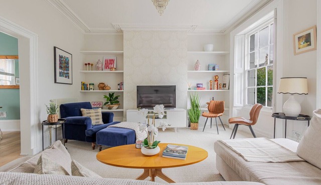 Stunning Townhouse & Basement in Leamington Spa