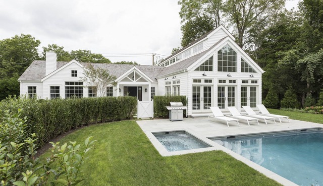 Stunning Hampton Holiday Family Fantasy for your Team